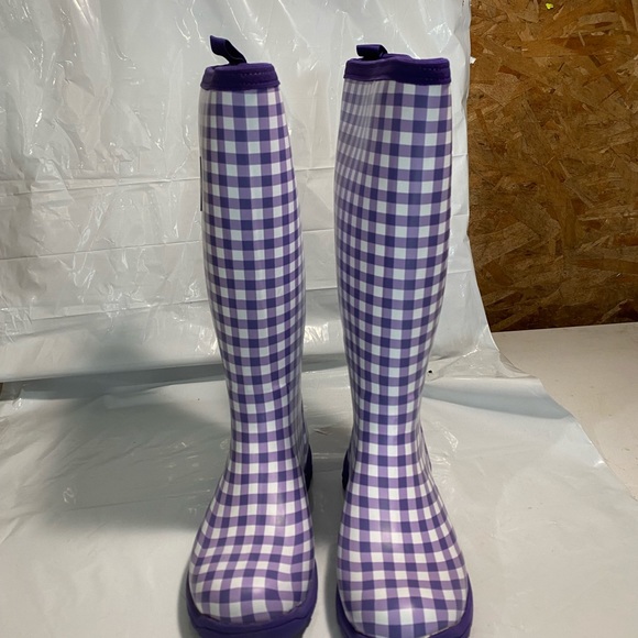 Tall Muck Boots. - Picture 5 of 6
